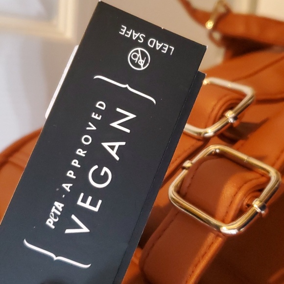 La Terre Woman's Backpack Purse NWT - Picture 6 of 6